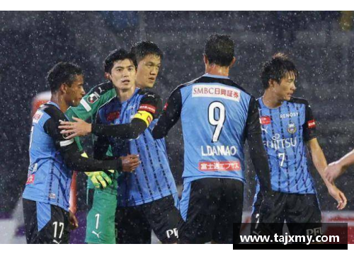 FC东京球员集体发挥，带领球队冲击联赛冠军。